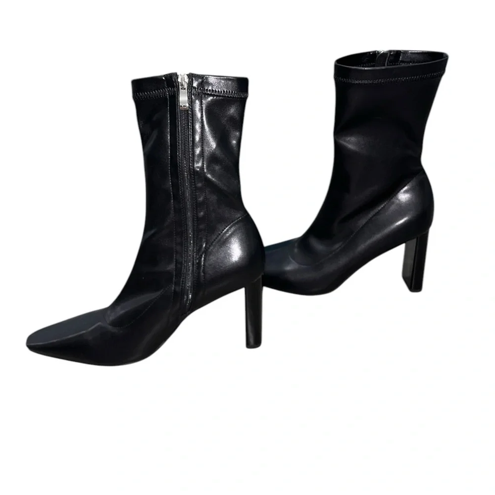 Taepusr Black Ankle Booties NWOB - Picture 6 of 11